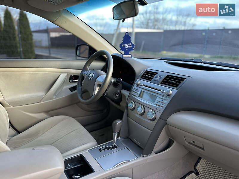 Седан Toyota Camry 2007 в Виннице