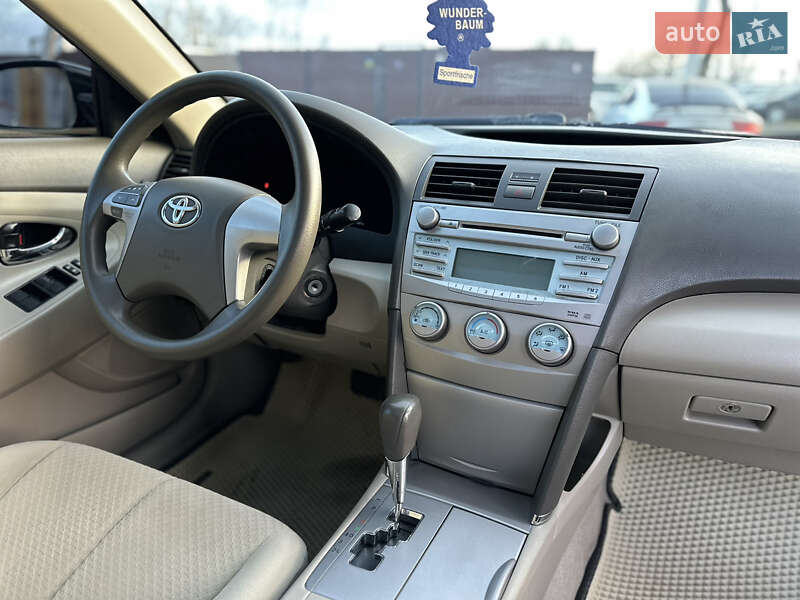 Седан Toyota Camry 2007 в Виннице