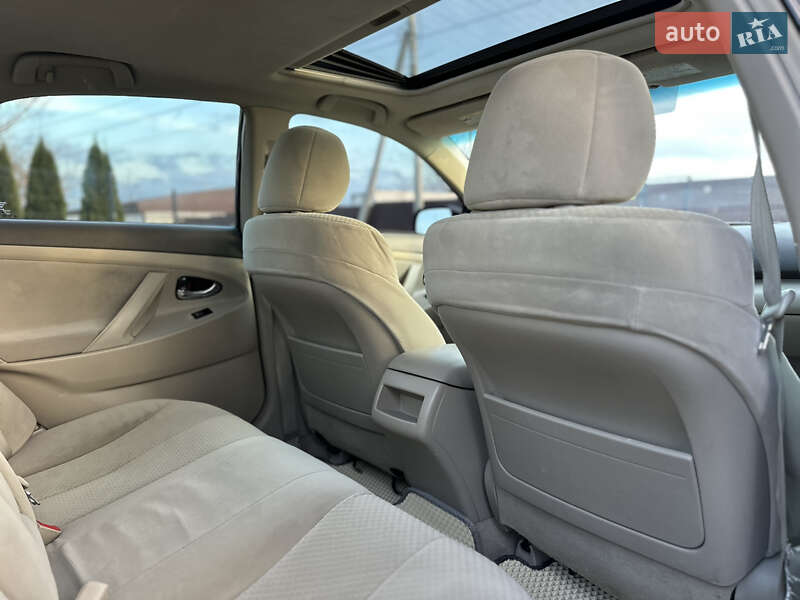 Седан Toyota Camry 2007 в Виннице