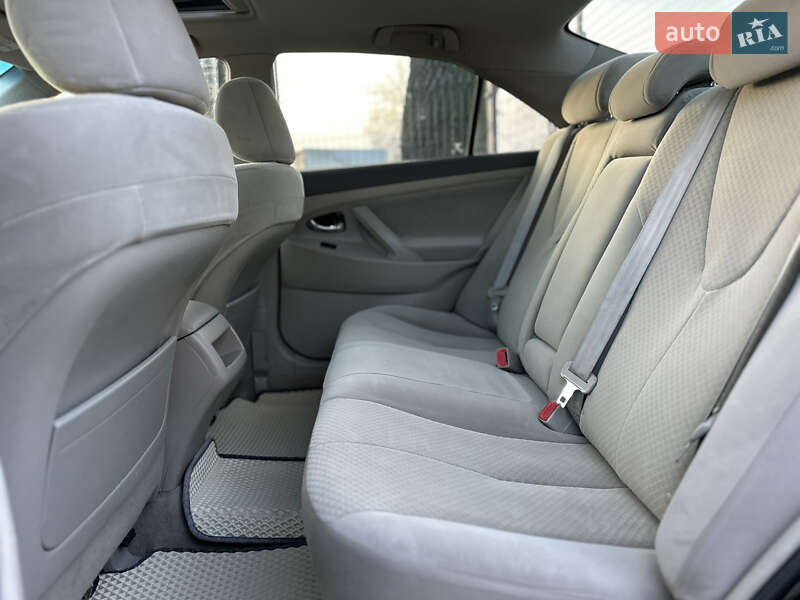 Седан Toyota Camry 2007 в Виннице