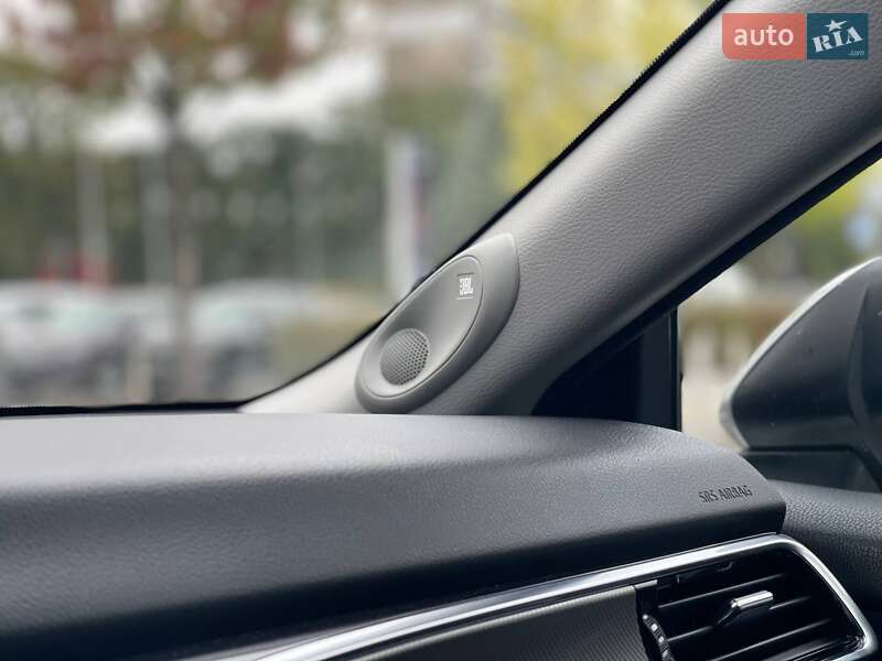 Седан Toyota Camry 2018 в Киеве