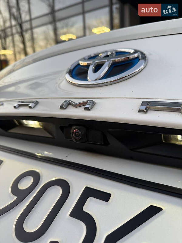 Седан Toyota Camry 2020 в Киеве