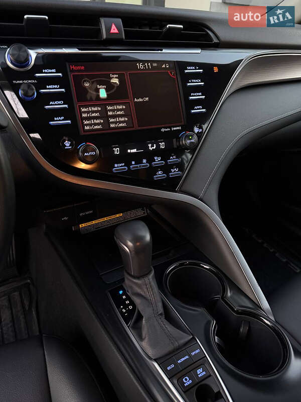 Седан Toyota Camry 2020 в Киеве