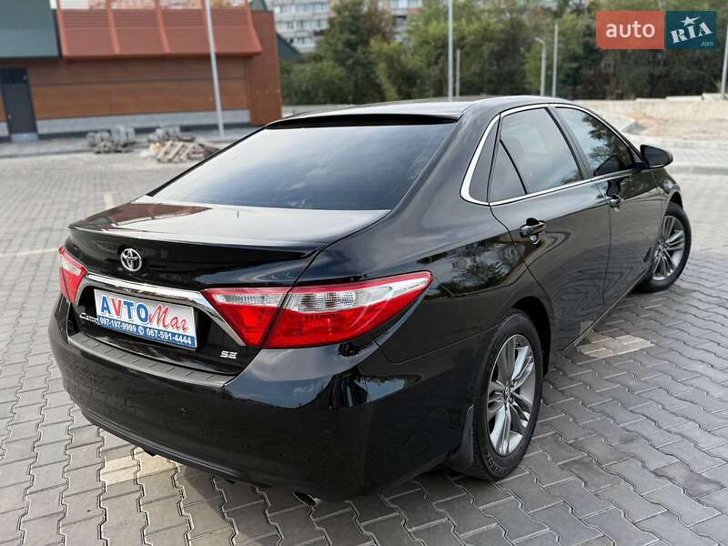 Седан Toyota Camry 2016 в Кривом Роге
