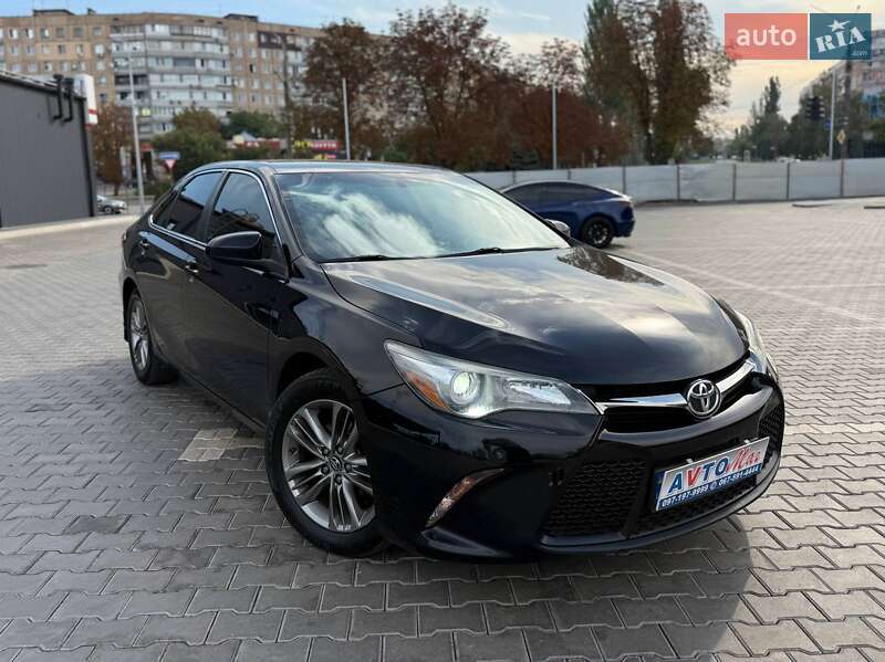 Седан Toyota Camry 2016 в Кривом Роге
