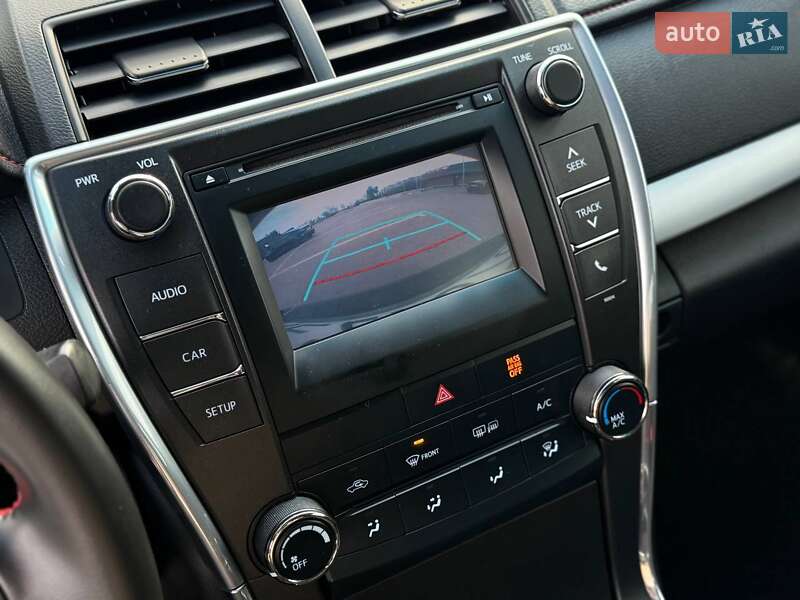 Седан Toyota Camry 2016 в Кривом Роге