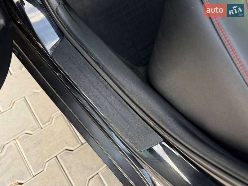 Седан Toyota Camry 2016 в Кривом Роге