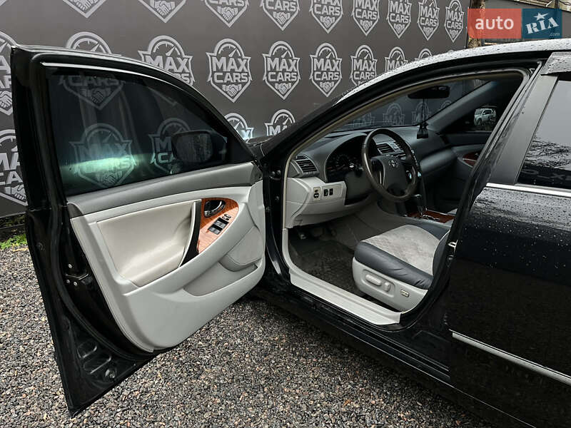 Седан Toyota Camry 2008 в Києві