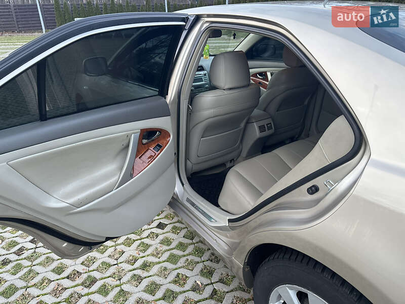 Седан Toyota Camry 2008 в Харькове