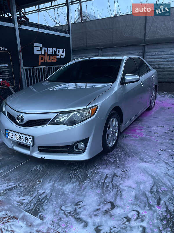 Седан Toyota Camry 2013 в Киеве