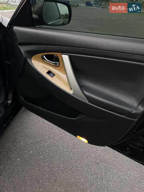 Седан Toyota Camry 2007 в Кривому Розі