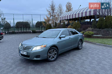 Седан Toyota Camry 2010 в Володимирці