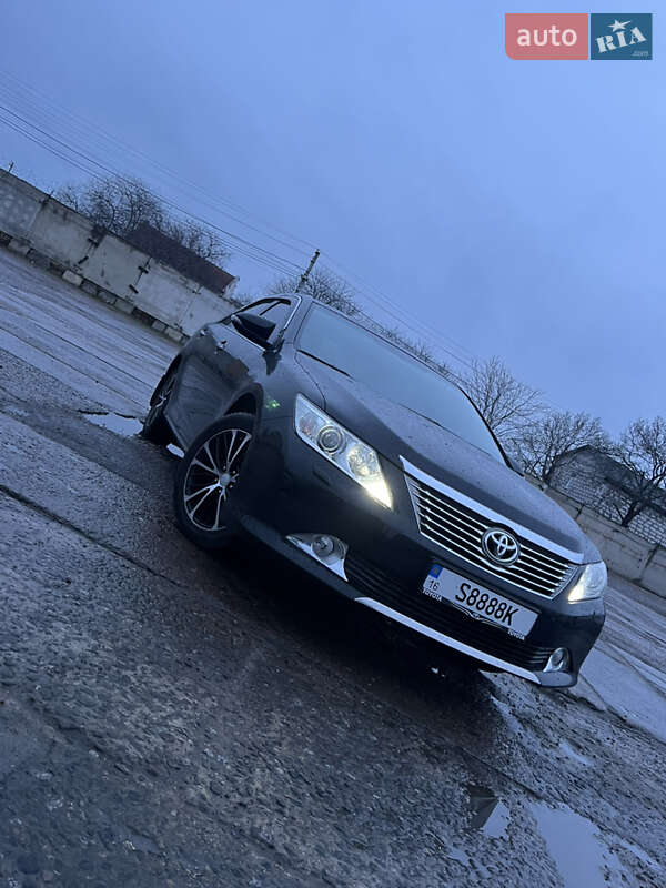 Седан Toyota Camry 2013 в Одессе