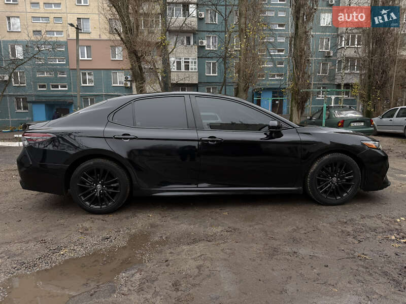 Седан Toyota Camry 2021 в Днепре