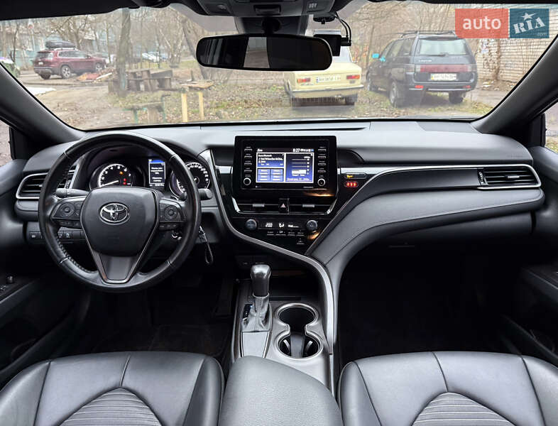 Седан Toyota Camry 2021 в Днепре