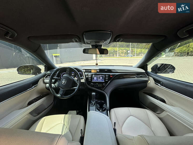 Седан Toyota Camry 2019 в Одессе