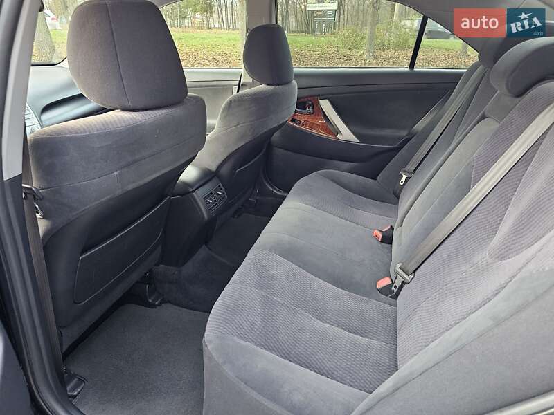 Седан Toyota Camry 2010 в Умани