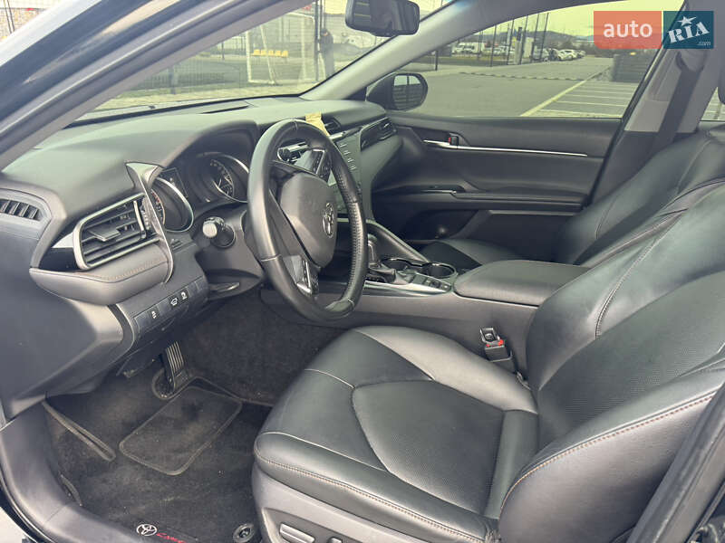 Седан Toyota Camry 2020 в Мукачево