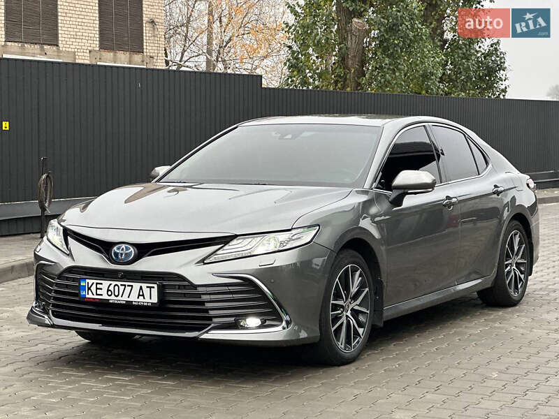 Седан Toyota Camry 2021 в Днепре
