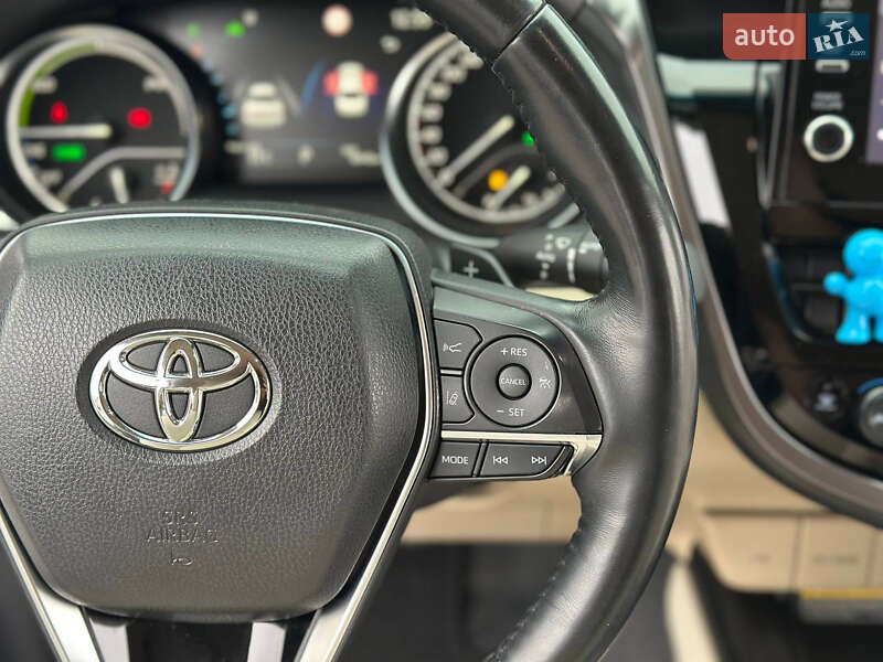 Седан Toyota Camry 2021 в Днепре