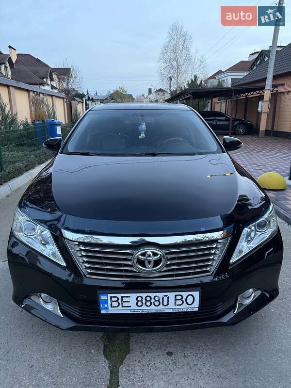 Седан Toyota Camry 2012 в Николаеве