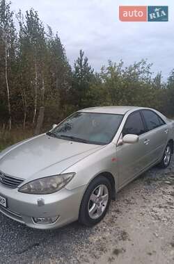 Седан Toyota Camry 2005 в Довбыше