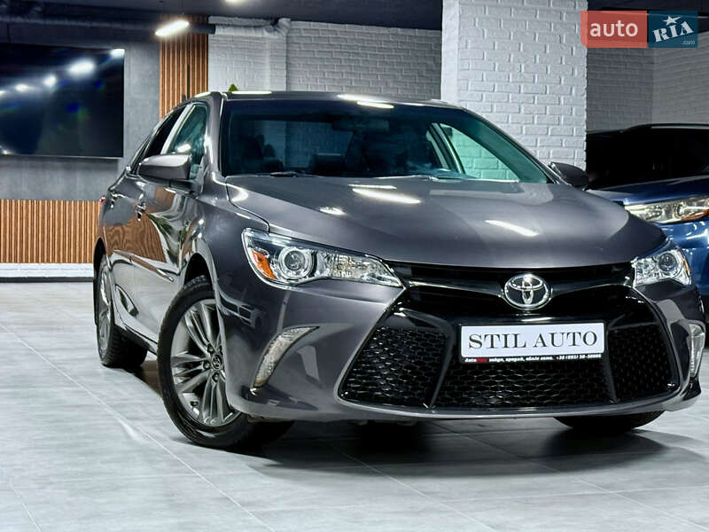 Седан Toyota Camry 2016 в Одессе