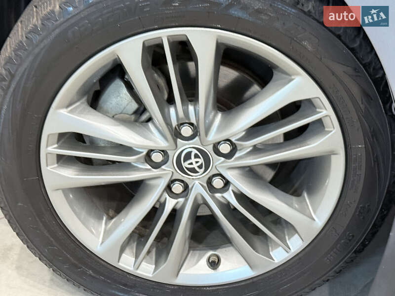 Седан Toyota Camry 2016 в Одессе