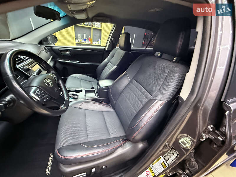 Седан Toyota Camry 2016 в Одессе