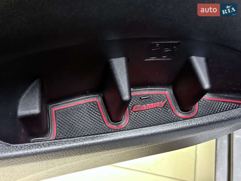 Седан Toyota Camry 2016 в Одессе