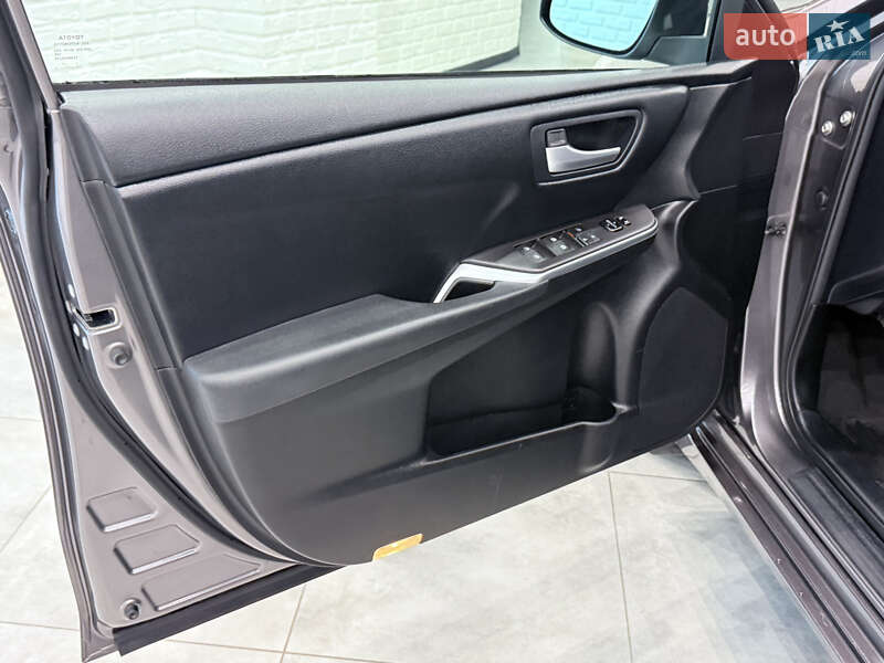 Седан Toyota Camry 2016 в Одессе