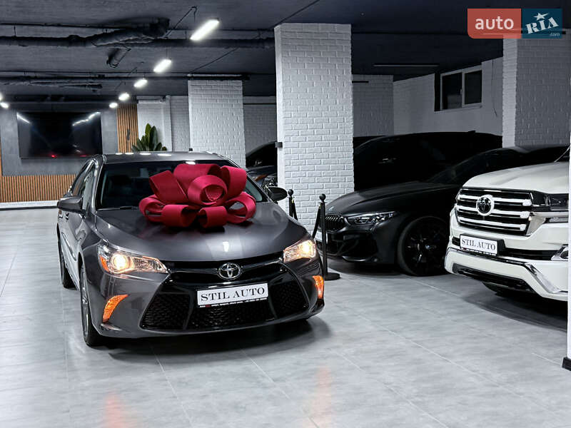 Седан Toyota Camry 2016 в Одессе
