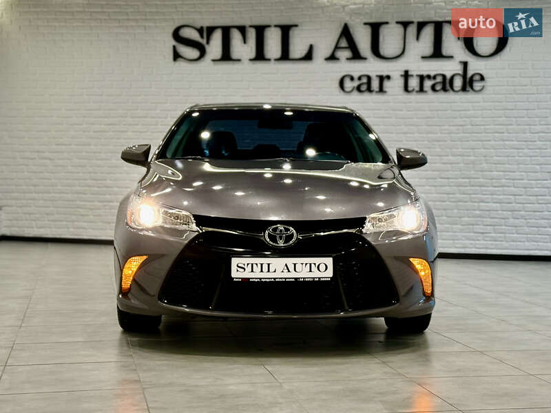 Седан Toyota Camry 2016 в Одессе