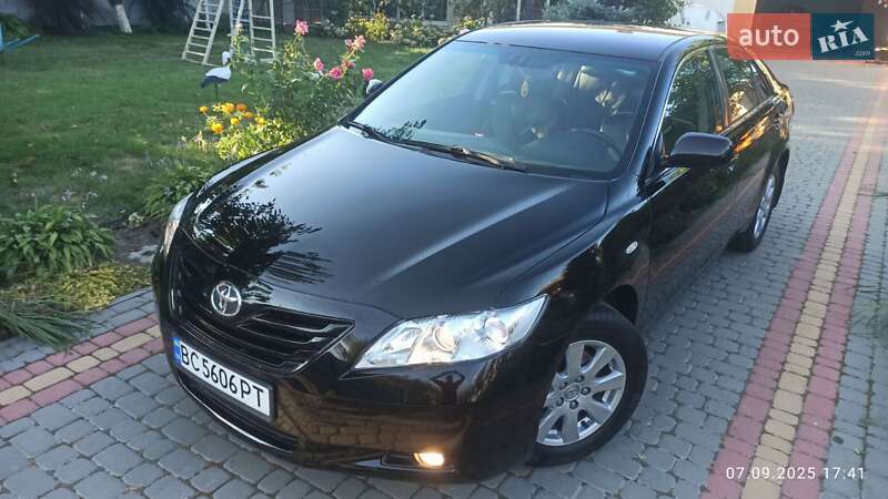 Седан Toyota Camry 2006 в Виннице
