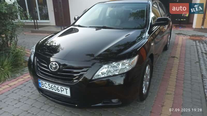 Седан Toyota Camry 2006 в Виннице