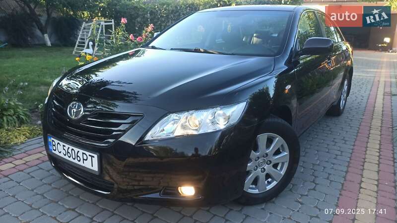 Седан Toyota Camry 2006 в Виннице