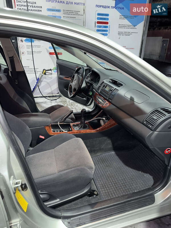 Седан Toyota Camry 2003 в Киеве