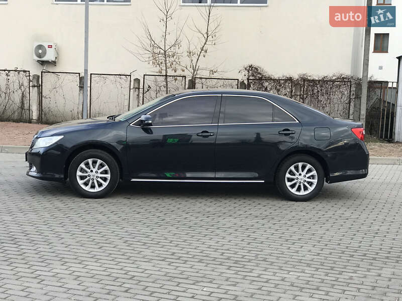 Седан Toyota Camry 2013 в Житомирі