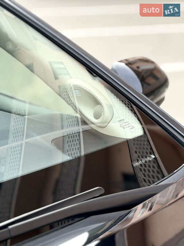 Седан Toyota Camry 2021 в Ужгороде