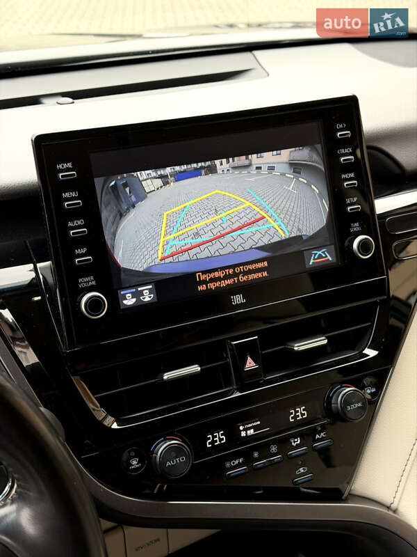 Седан Toyota Camry 2021 в Ужгороде