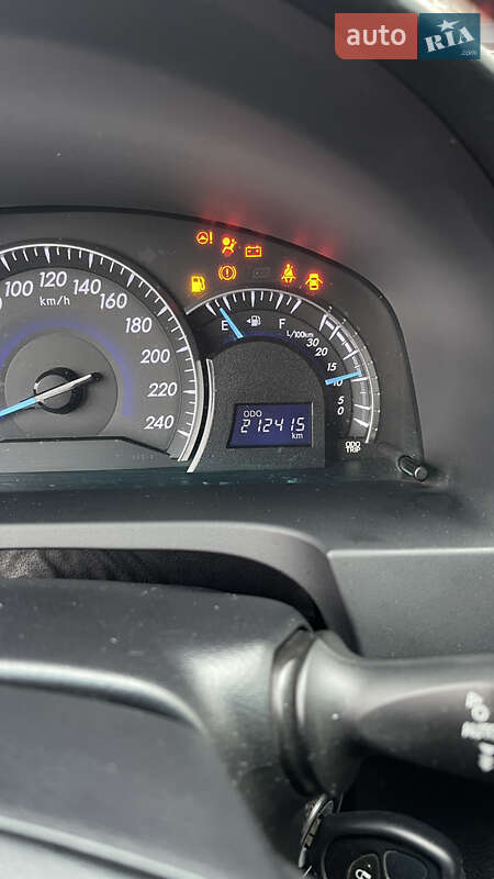 Седан Toyota Camry 2013 в Киеве фото 4 Седан Toyota Camry 2013 в Киеве
