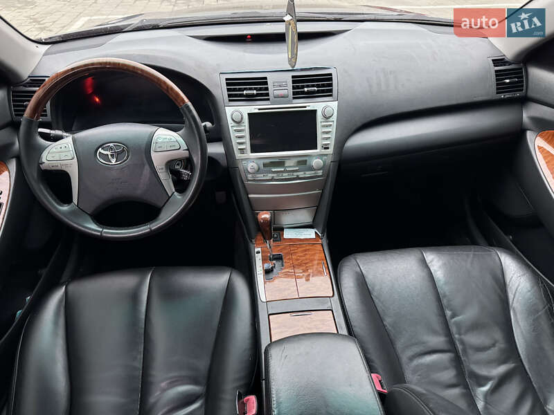 Седан Toyota Camry 2008 в Черкассах