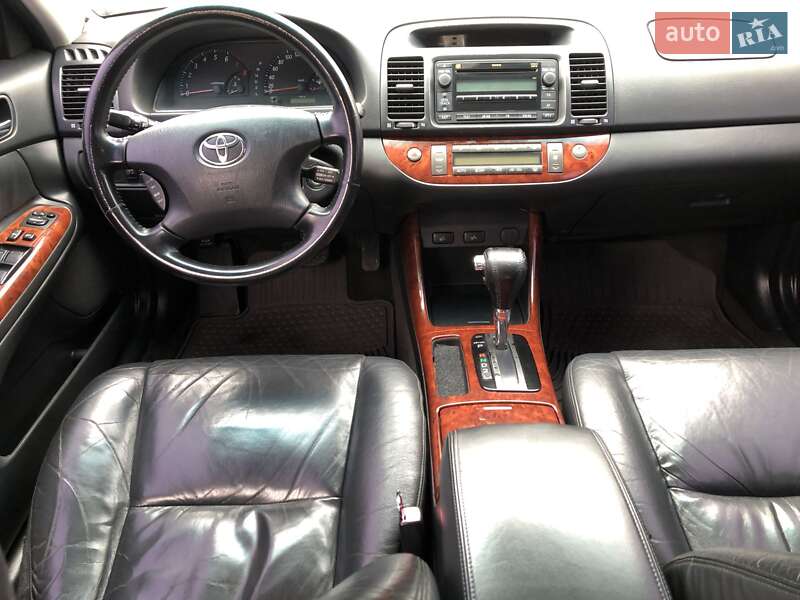 Седан Toyota Camry 2005 в Черновцах