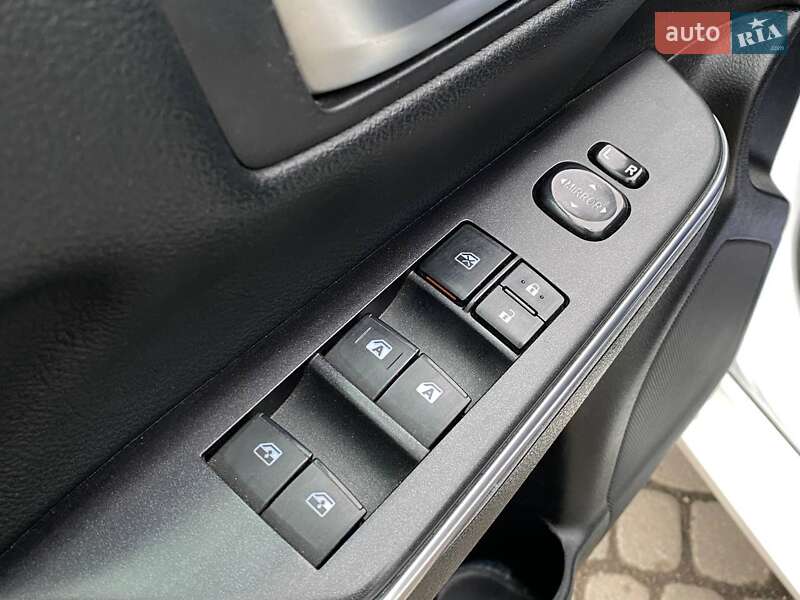 Седан Toyota Camry 2016 в Львове