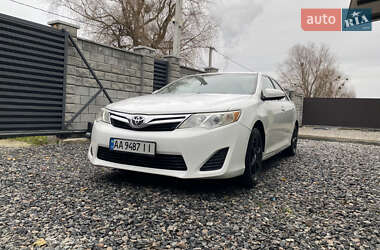 Седан Toyota Camry 2012 в Киеве