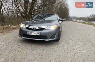 Седан Toyota Camry 2013 в Тернополе