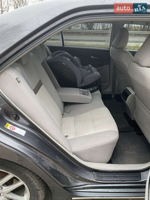 Седан Toyota Camry 2013 в Тернополе