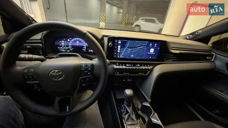 Седан Toyota Camry 2024 в Києві
