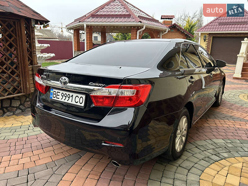 Седан Toyota Camry 2012 в Николаеве