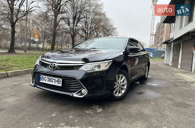 Седан Toyota Camry 2016 в Львове